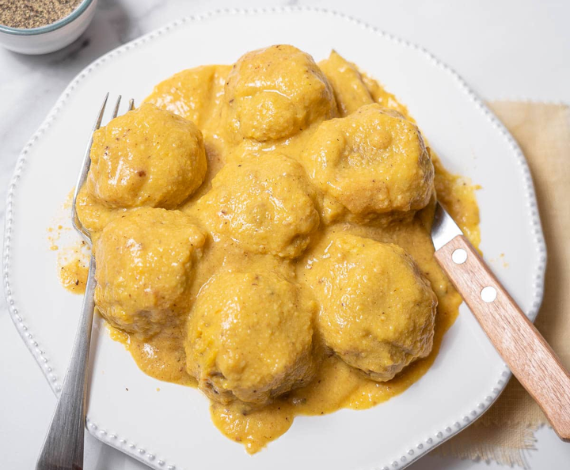 Spanish-Style Meatballs with Almond Sauce